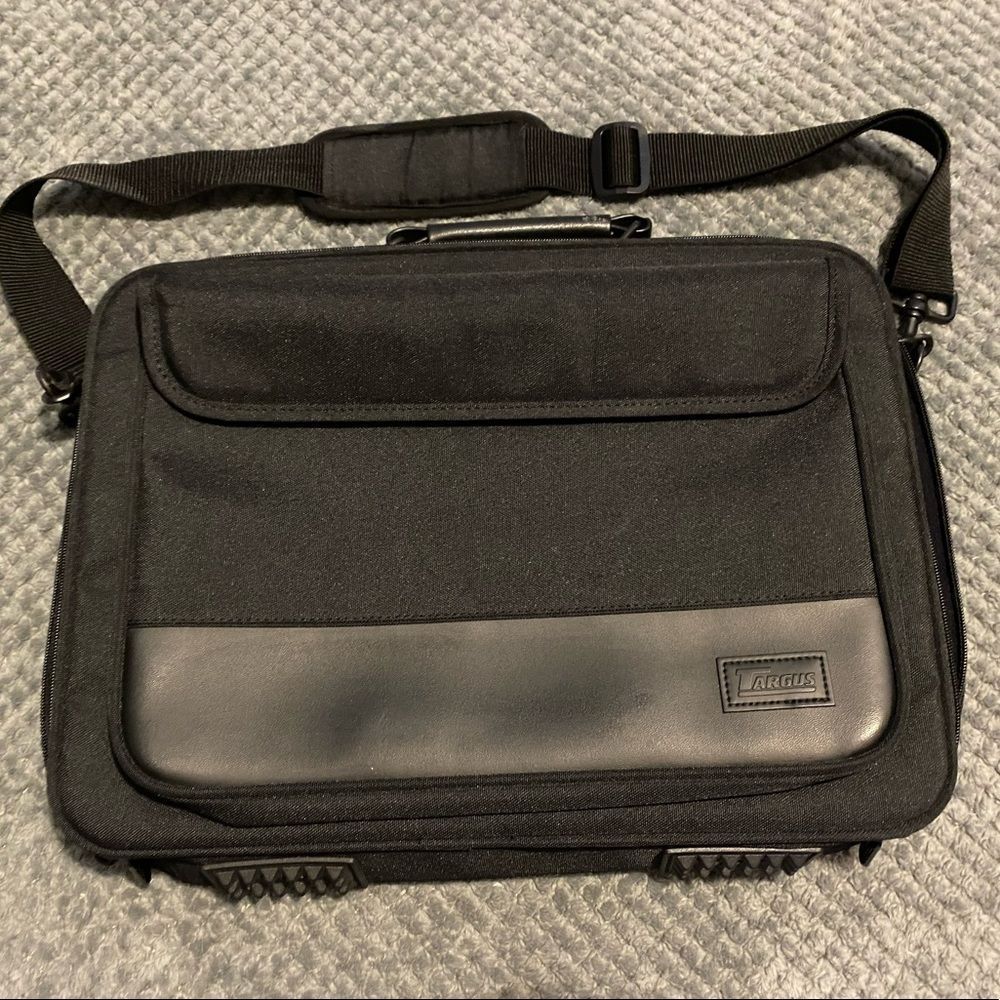 𝅺TARGUS 15.6 Traditional Laptop Bag Notebook Carrying Case Model CNO1/OCN1 NWOT